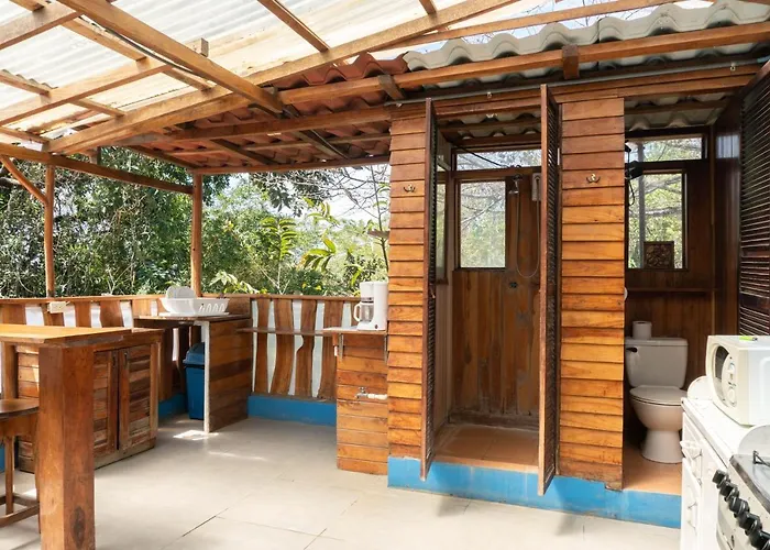 1 Bedroom G-Land Burnt Toast Surfcamp